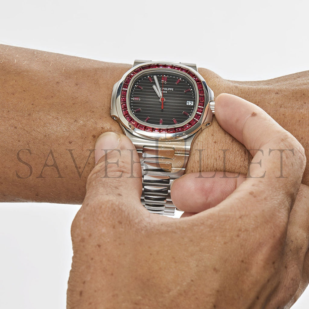 P**ek Ph**ppe nautilus platinum grey dial ruby bezel 5711/112p-001